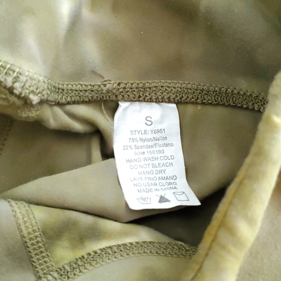 Tie Dye Sport Set- Leggings + Bra - Picture 4 of 4